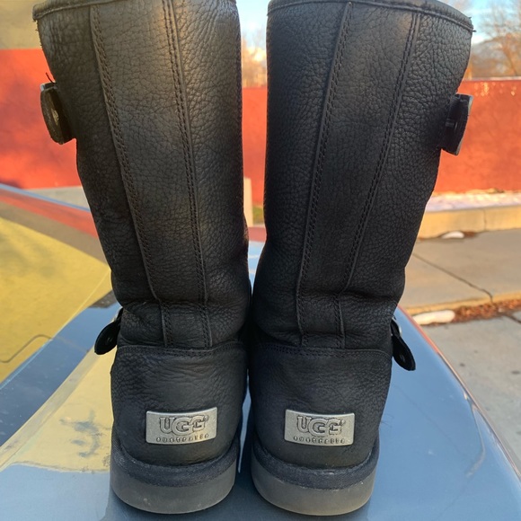 BLACK LEATHER UGG’S: Like New; Women’s size 8 - Picture 2 of 6